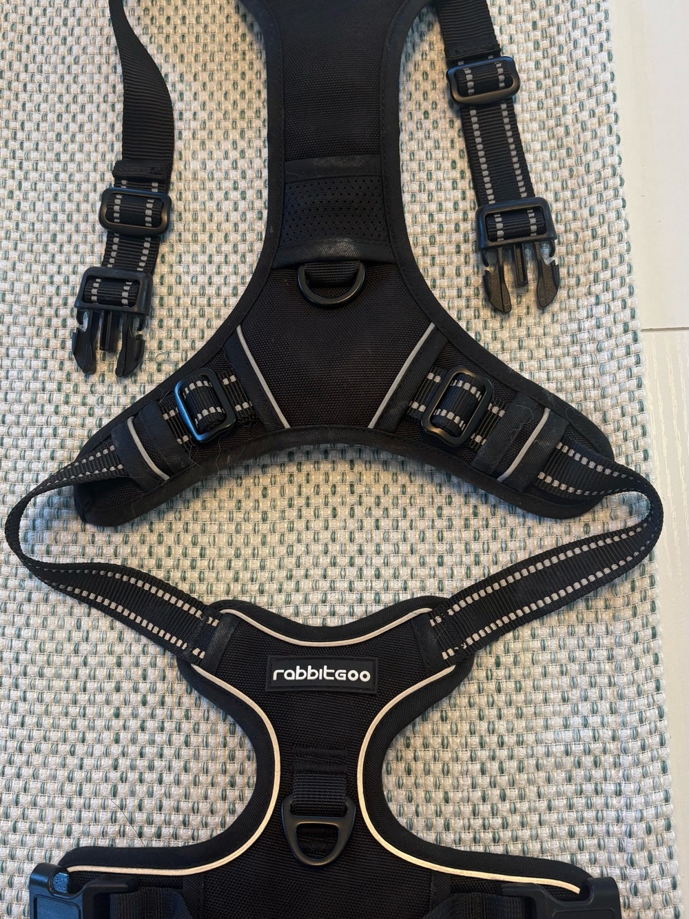Harness Reflective No-Pull Dog Harness - Black - used once. Rabbitgoo Adjustable